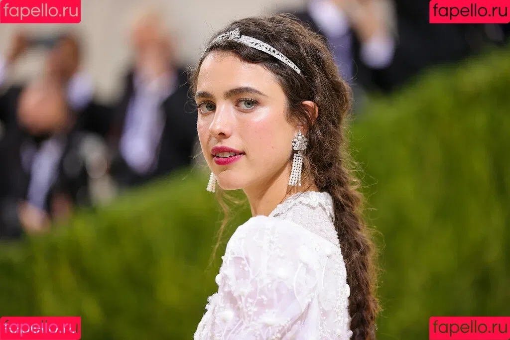 Margaret Qualley Onlyfans Photo Gallery 