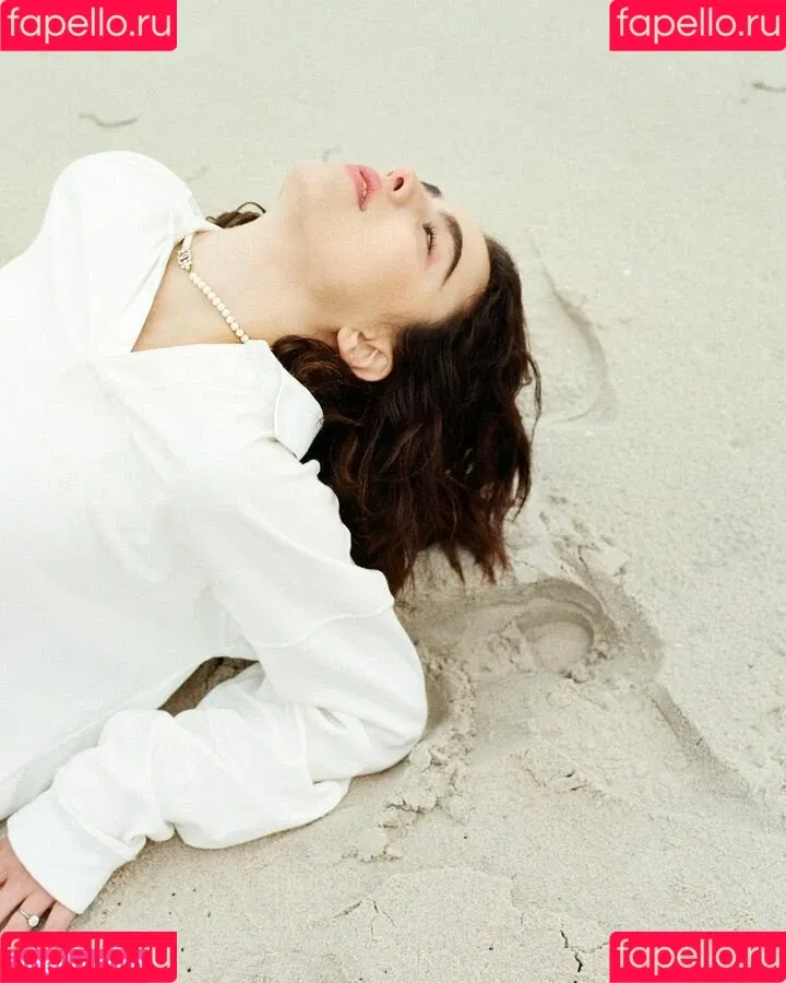 Margaret Qualley Onlyfans Photo Gallery 