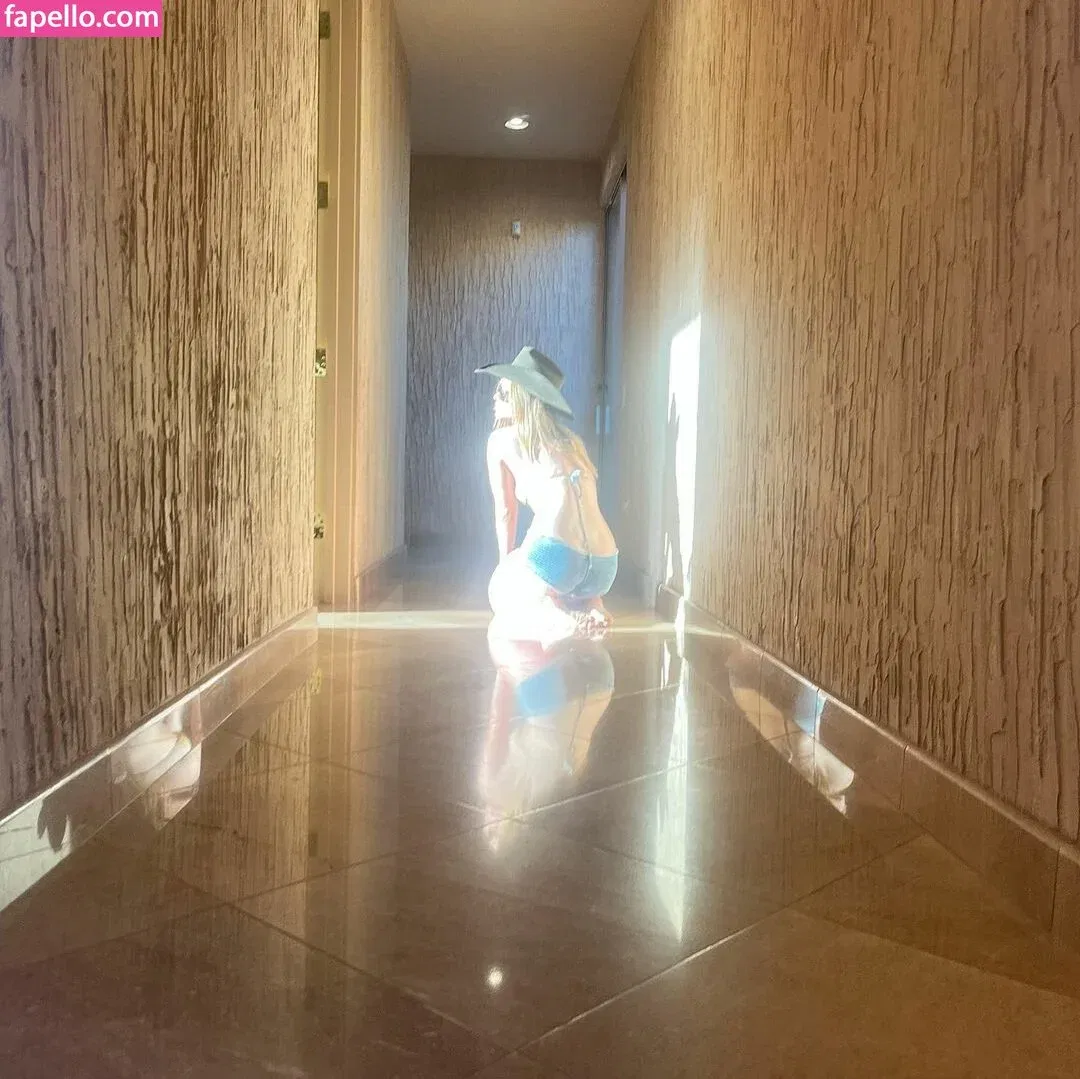 Lexee Smith Onlyfans Photo Gallery 