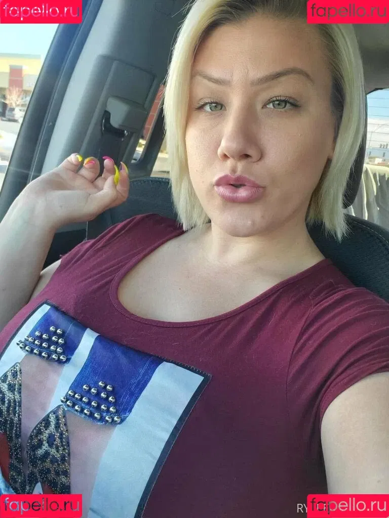 ryleerabbit Onlyfans Photo Gallery 