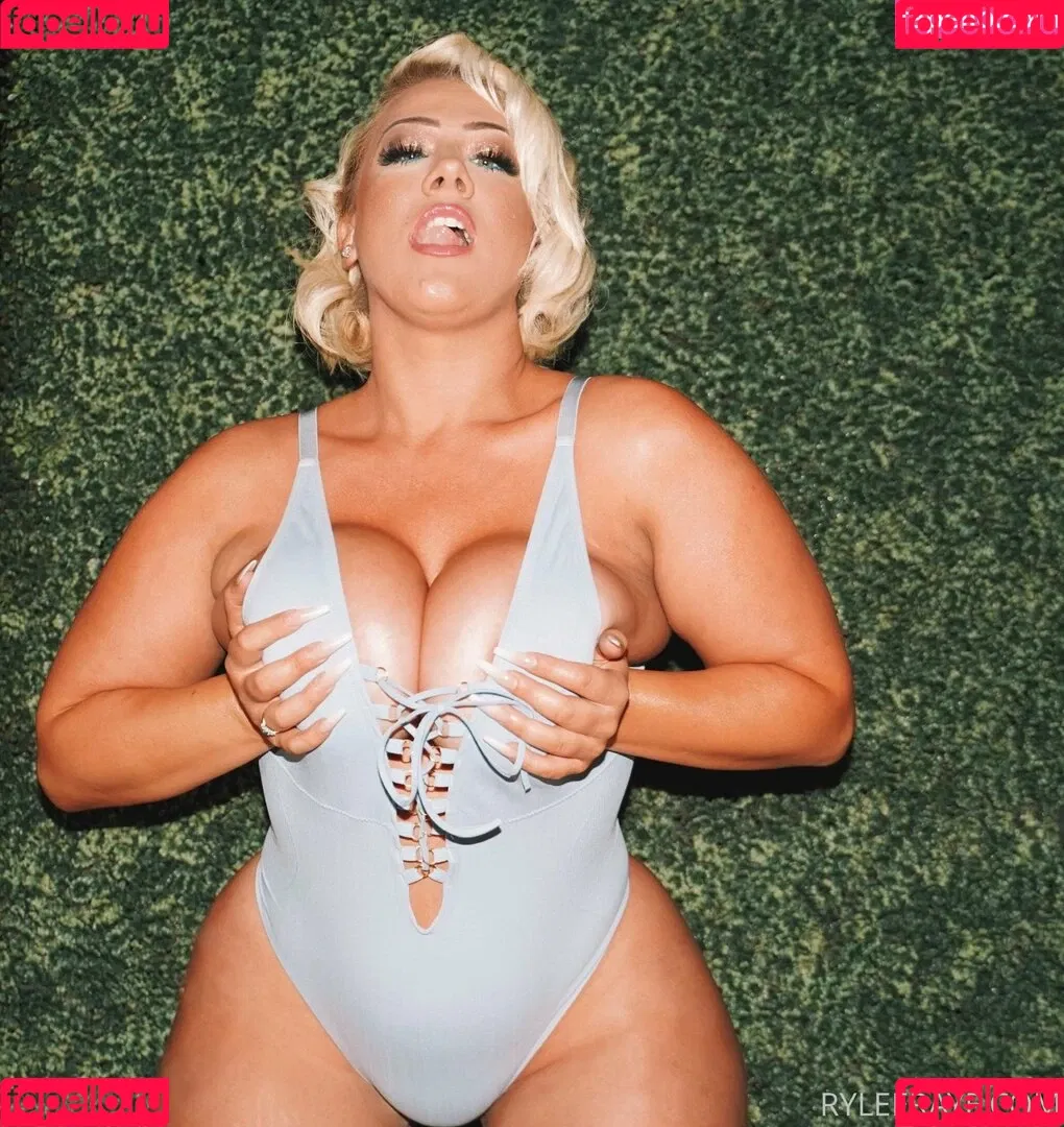 ryleerabbit Onlyfans Photo Gallery 
