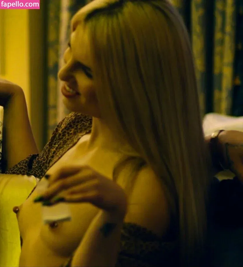 Yana Gold Onlyfans Photo Gallery 