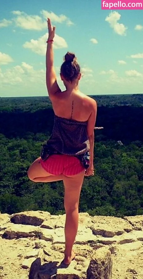 Yana Gold Onlyfans Photo Gallery 