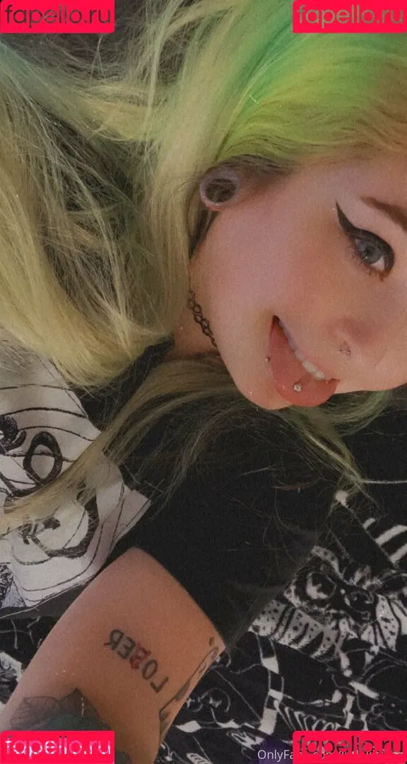 crybbykittenn Onlyfans Photo Gallery 