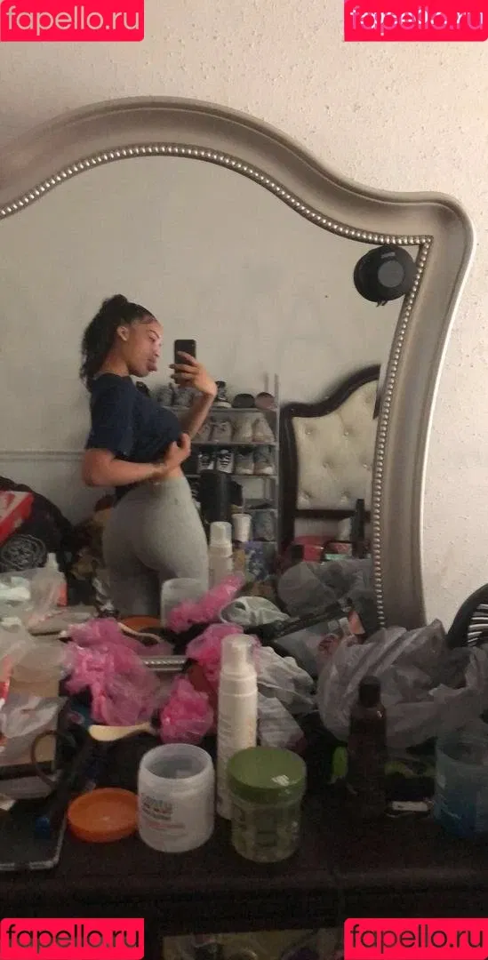 LightSkin Onlyfans Photo Gallery 