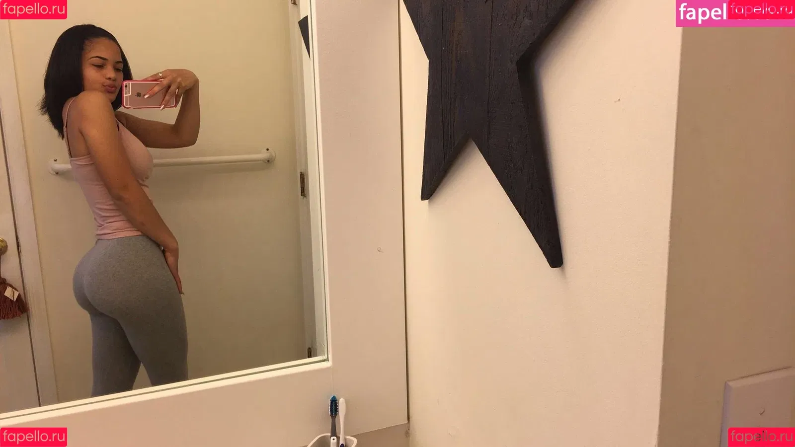 LightSkin Onlyfans Photo Gallery 