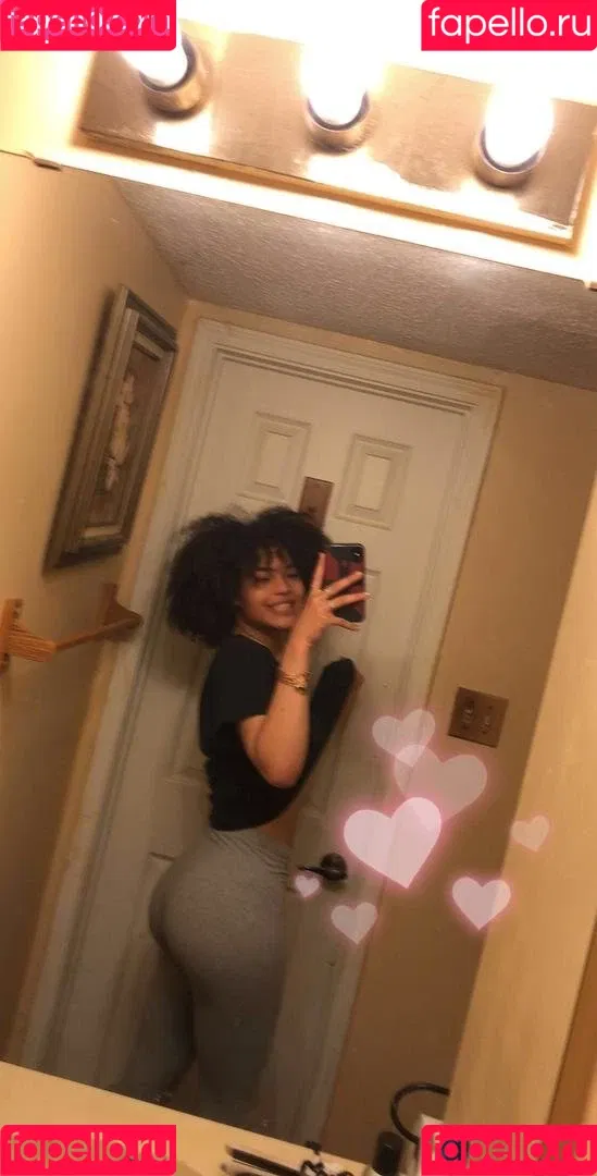 LightSkin Onlyfans Photo Gallery 