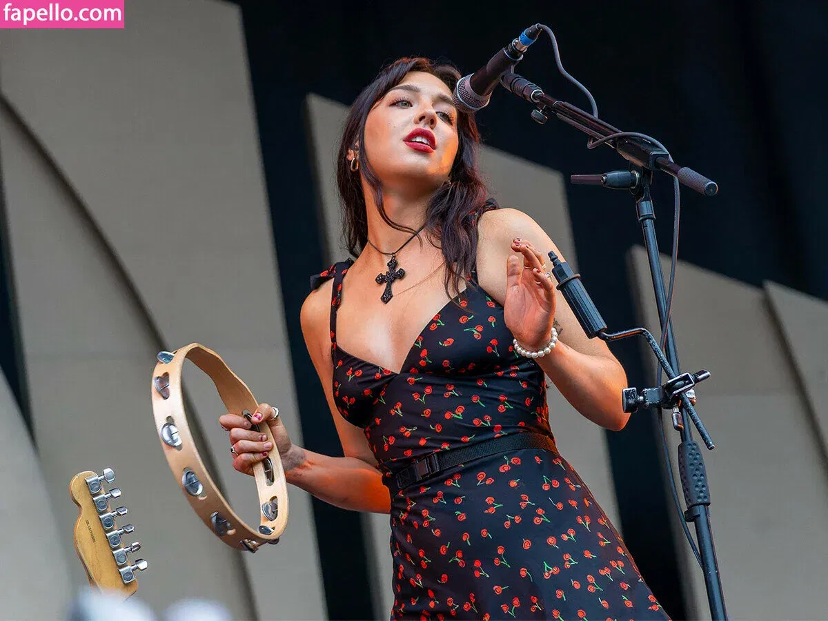 Lia Metcalfe Onlyfans Photo Gallery 