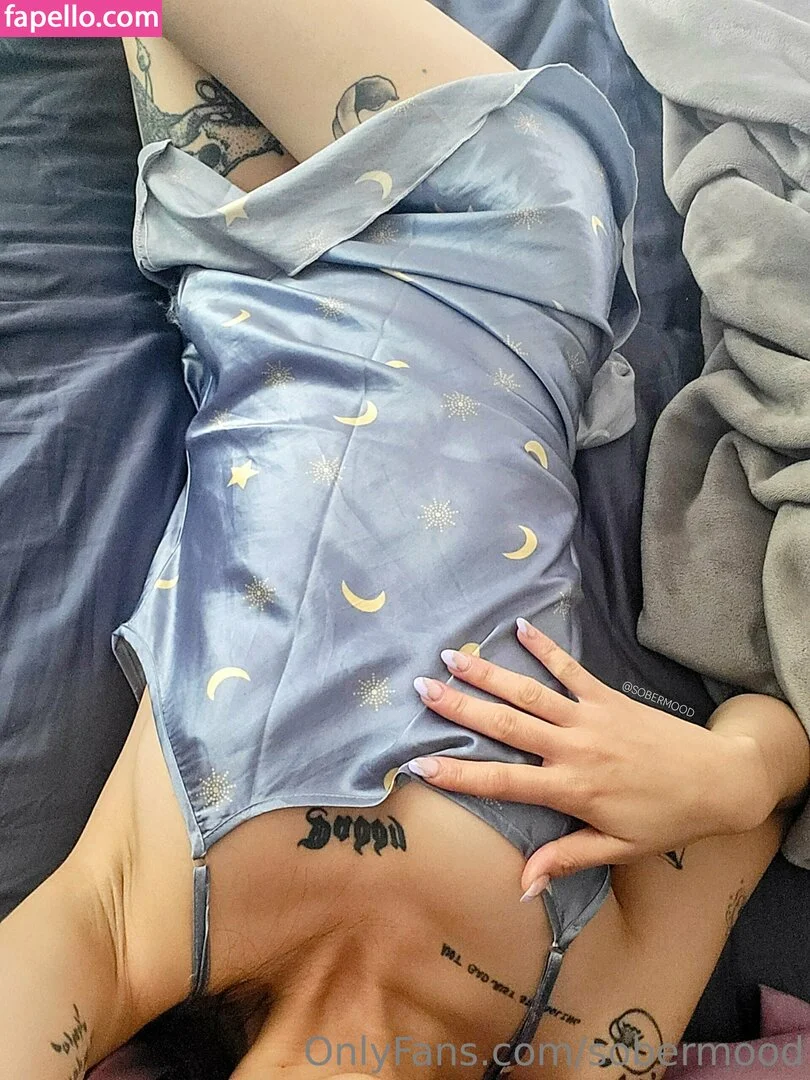 sobermood Onlyfans Photo Gallery 