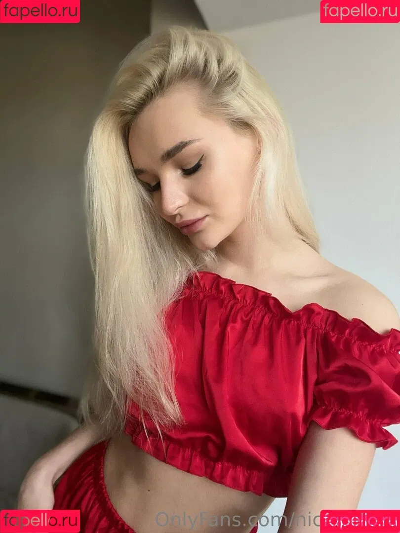 nicolettten Onlyfans Photo Gallery 