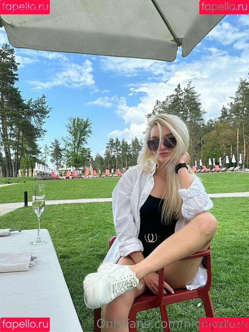 nicolettten Onlyfans Photo Gallery 