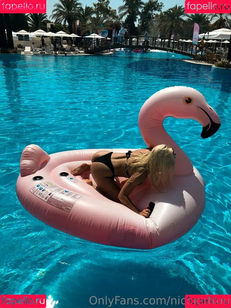 nicolettten Onlyfans Photo Gallery 