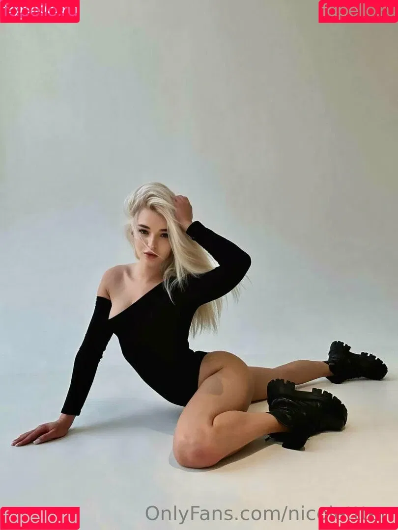 nicolettten Onlyfans Photo Gallery 