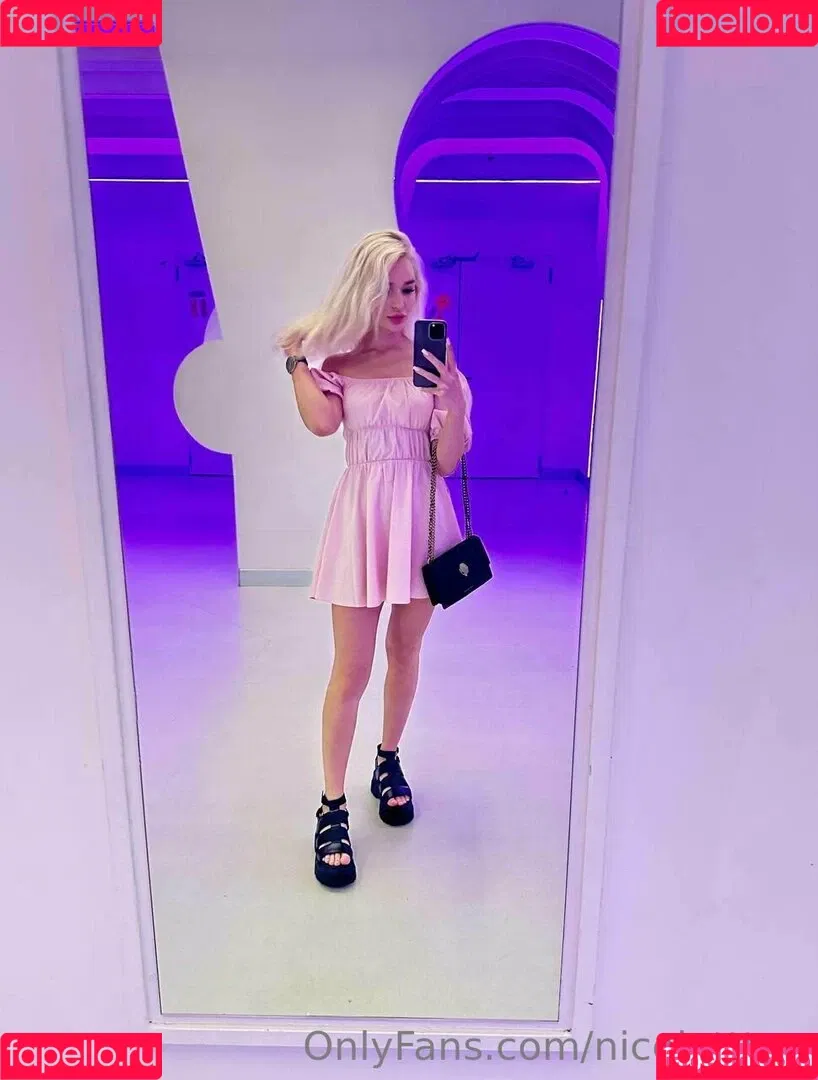 nicolettten Onlyfans Photo Gallery 