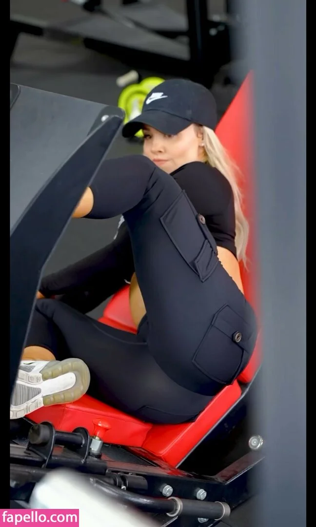 Stephanie Sanzo Onlyfans Photo Gallery 