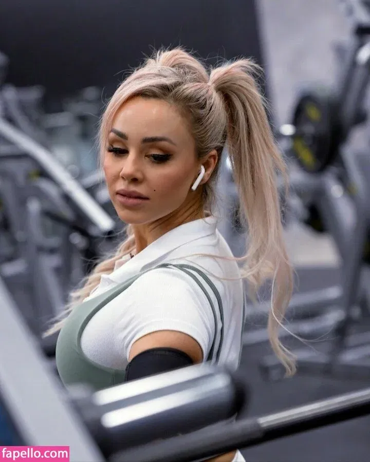 Stephanie Sanzo Onlyfans Photo Gallery 