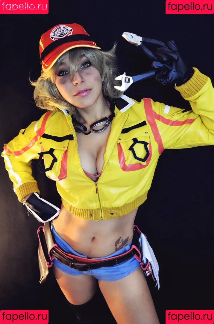Shermie Cosplay Onlyfans Photo Gallery 
