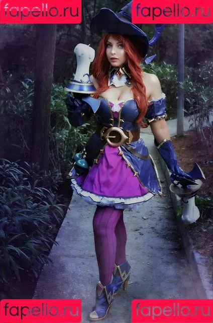 Shermie Cosplay Onlyfans Photo Gallery 
