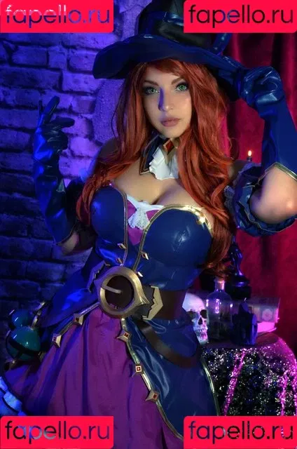 Shermie Cosplay Onlyfans Photo Gallery 