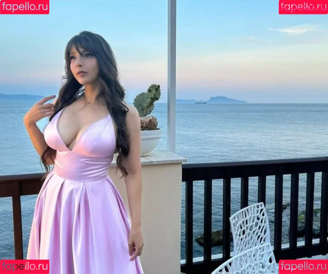 Shermie Cosplay Onlyfans Photo Gallery 
