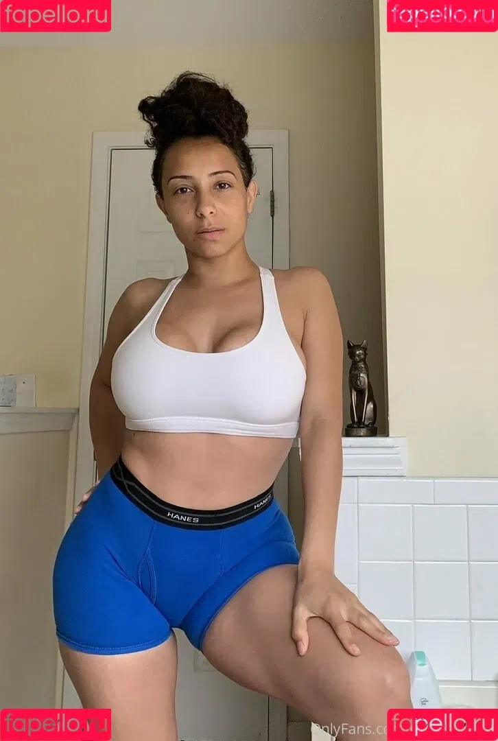 QueenSoTrill Onlyfans Photo Gallery 