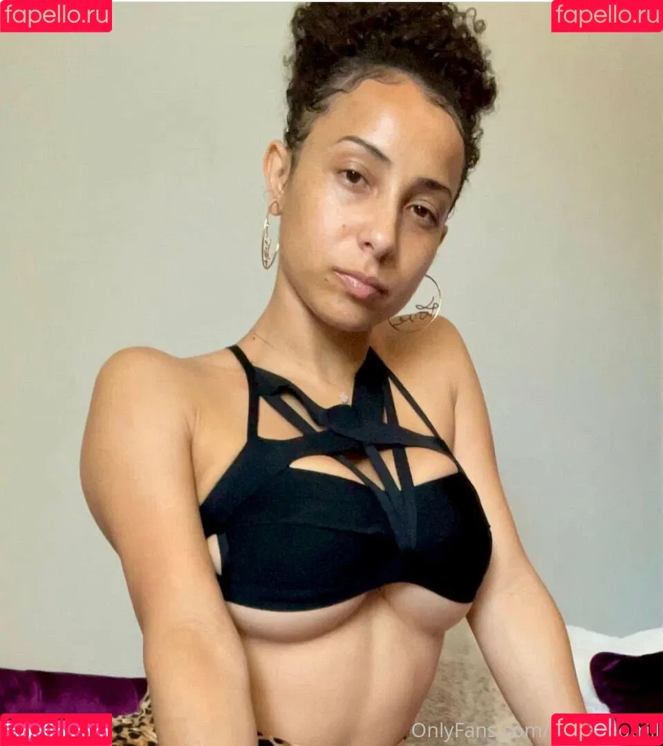 QueenSoTrill Onlyfans Photo Gallery 