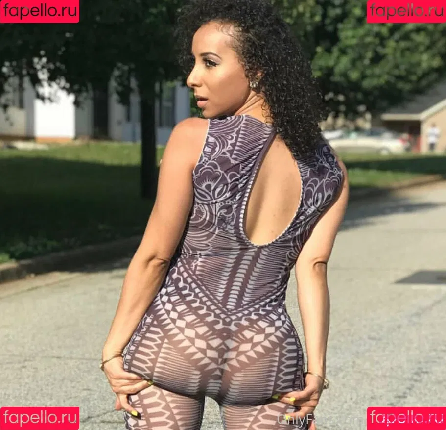 QueenSoTrill Onlyfans Photo Gallery 
