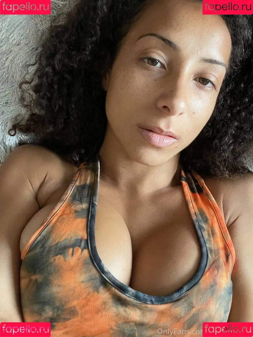 QueenSoTrill Onlyfans Photo Gallery 