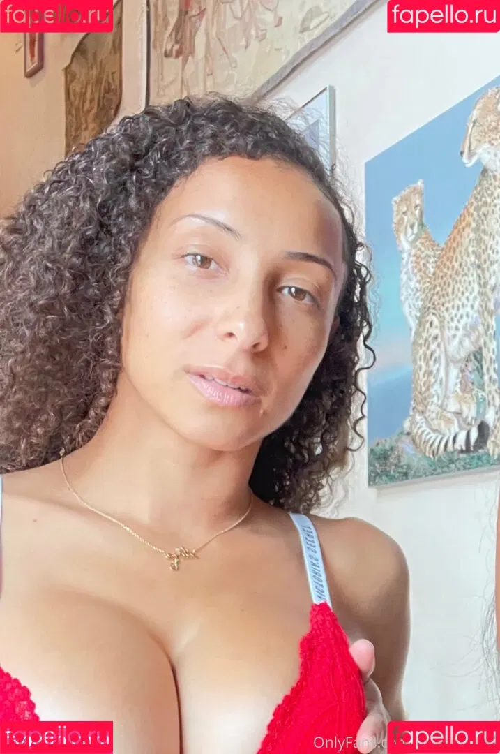 QueenSoTrill Onlyfans Photo Gallery 