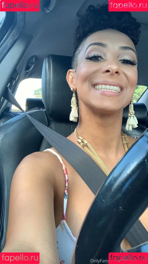 QueenSoTrill Onlyfans Photo Gallery 