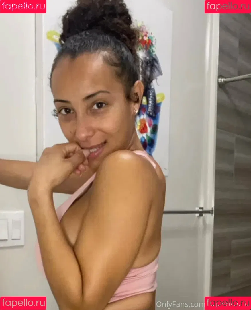 QueenSoTrill Onlyfans Photo Gallery 