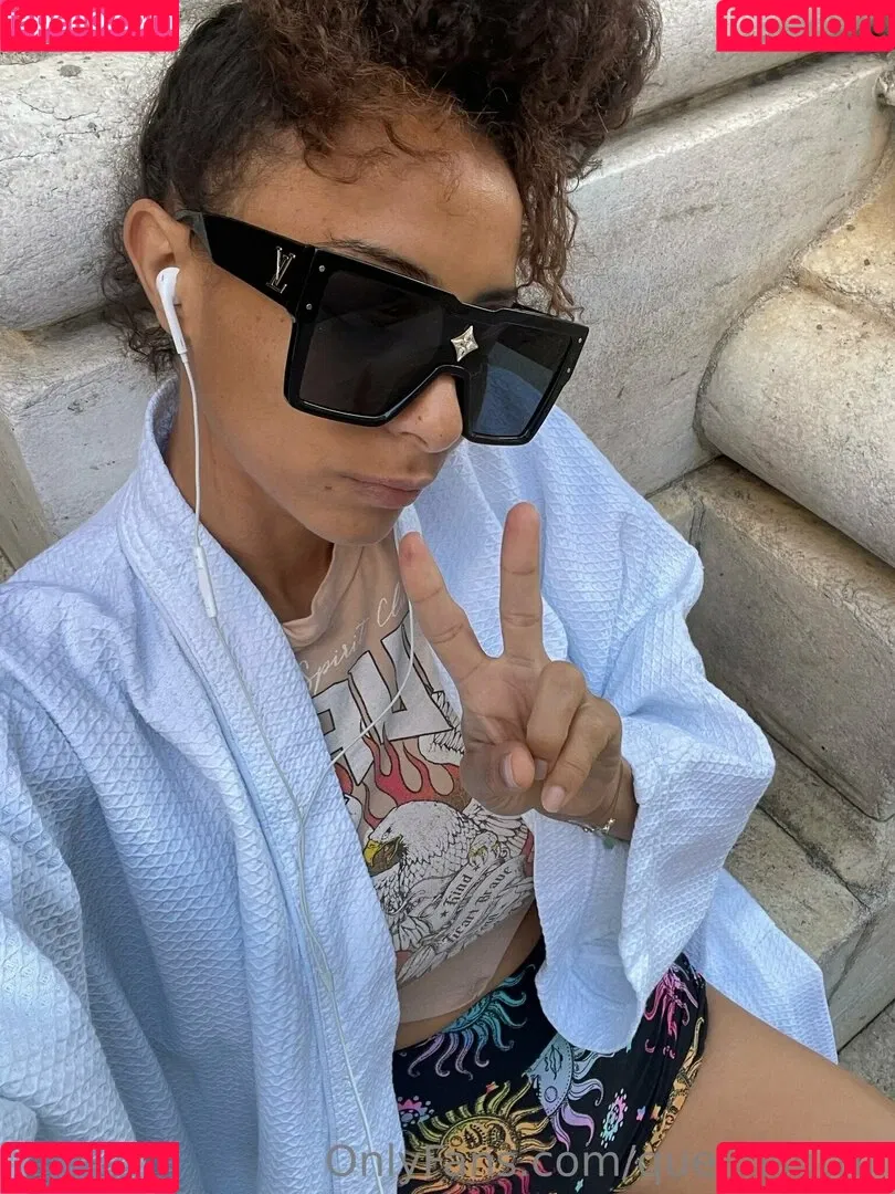 QueenSoTrill Onlyfans Photo Gallery 
