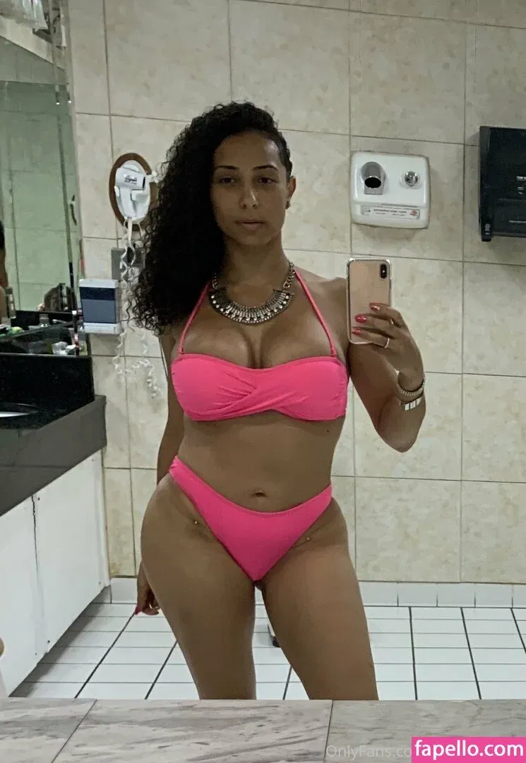 QueenSoTrill Onlyfans Photo Gallery 