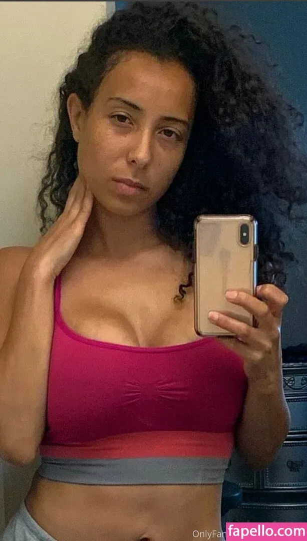 QueenSoTrill Onlyfans Photo Gallery 