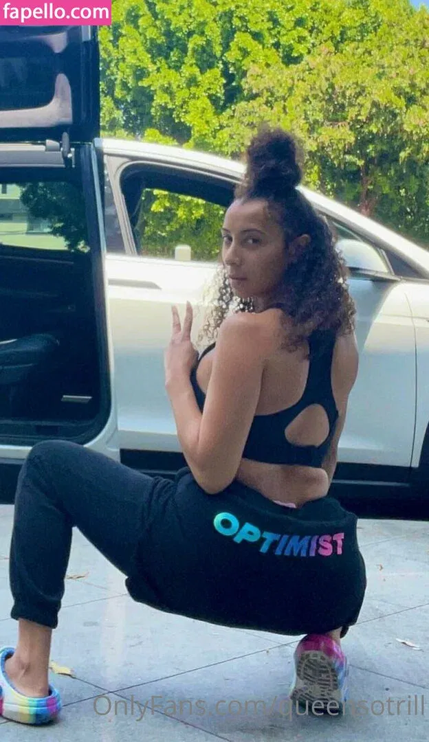 QueenSoTrill Onlyfans Photo Gallery 