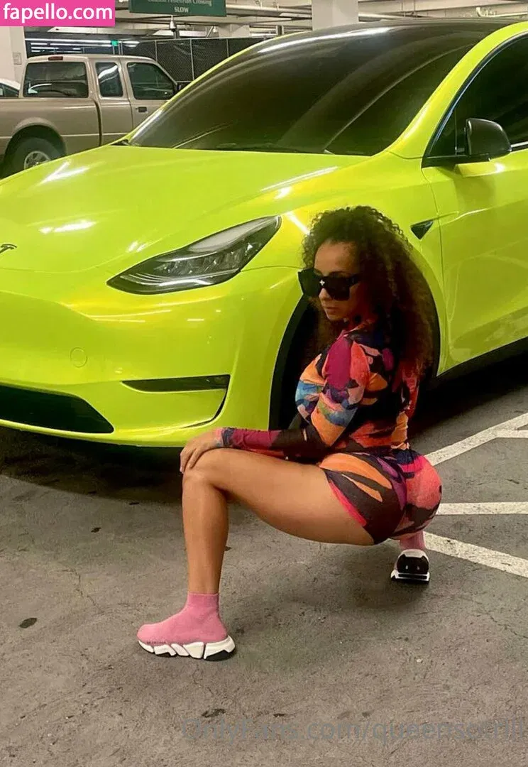 QueenSoTrill Onlyfans Photo Gallery 