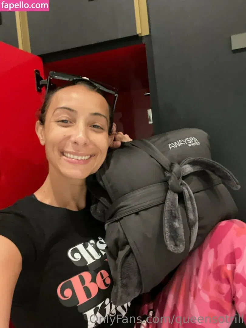 QueenSoTrill Onlyfans Photo Gallery 