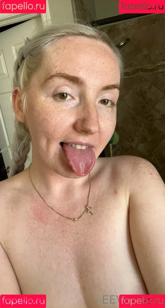 Eevee Bee Onlyfans Photo Gallery 
