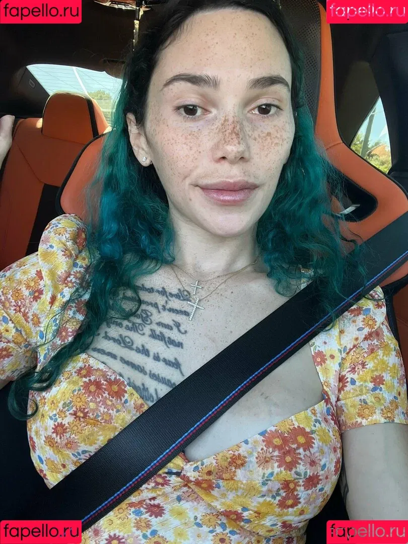 Eevee Bee Onlyfans Photo Gallery 