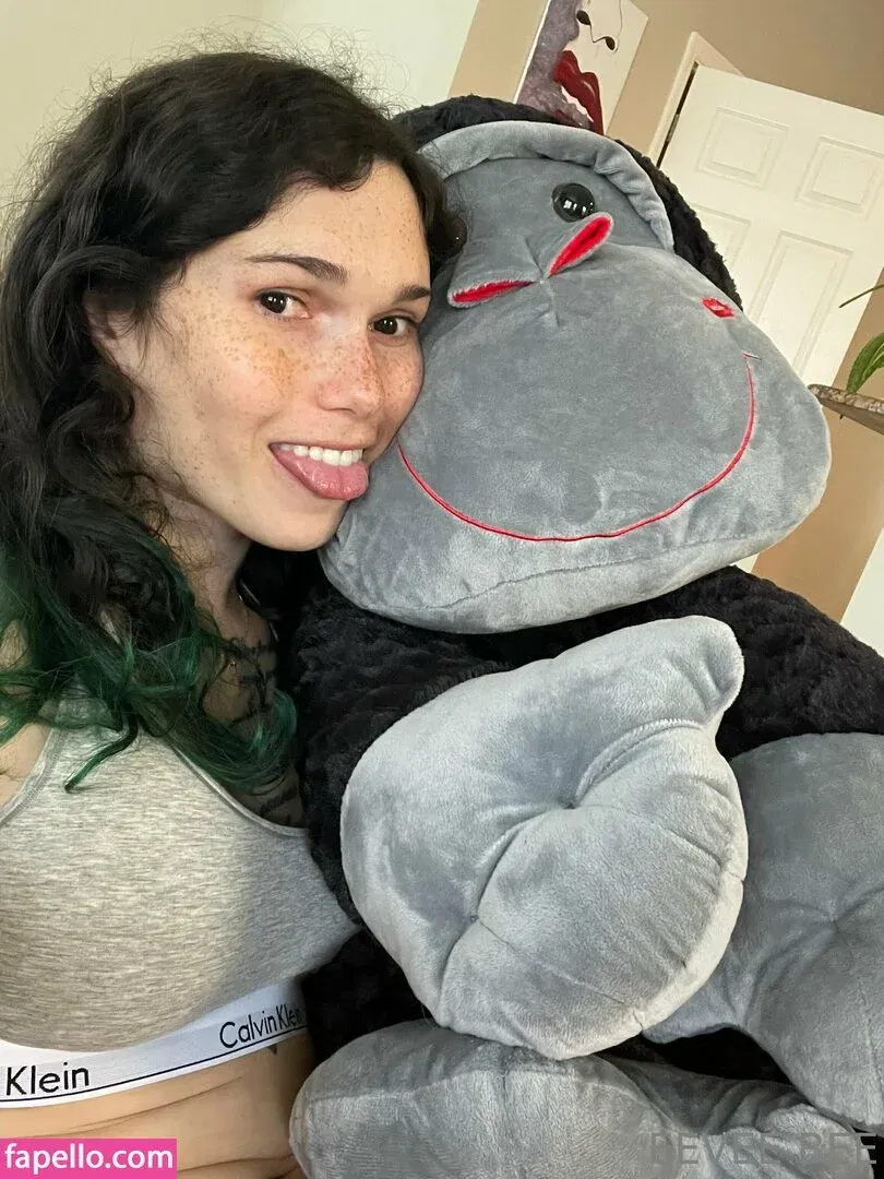 Eevee Bee Onlyfans Photo Gallery 