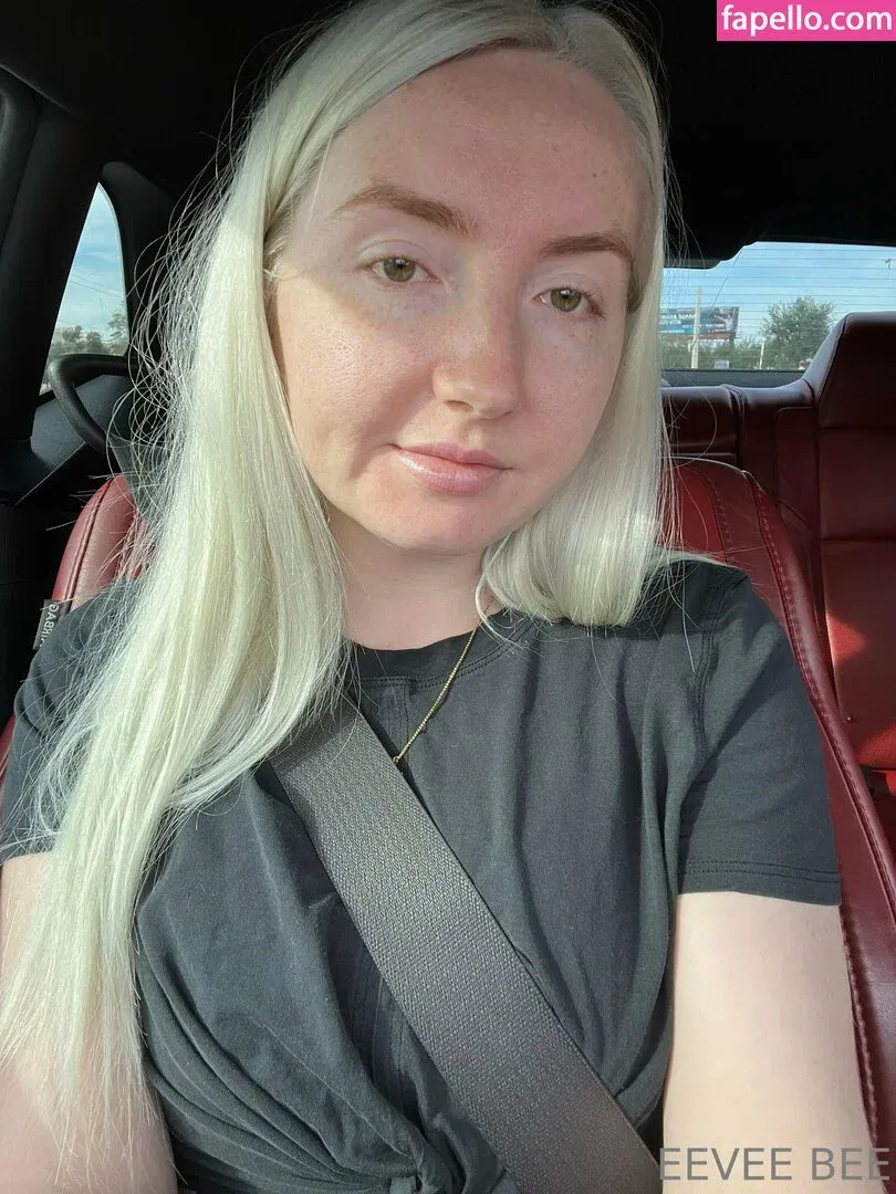 Eevee Bee Onlyfans Photo Gallery 