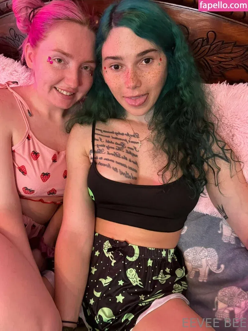 Eevee Bee Onlyfans Photo Gallery 