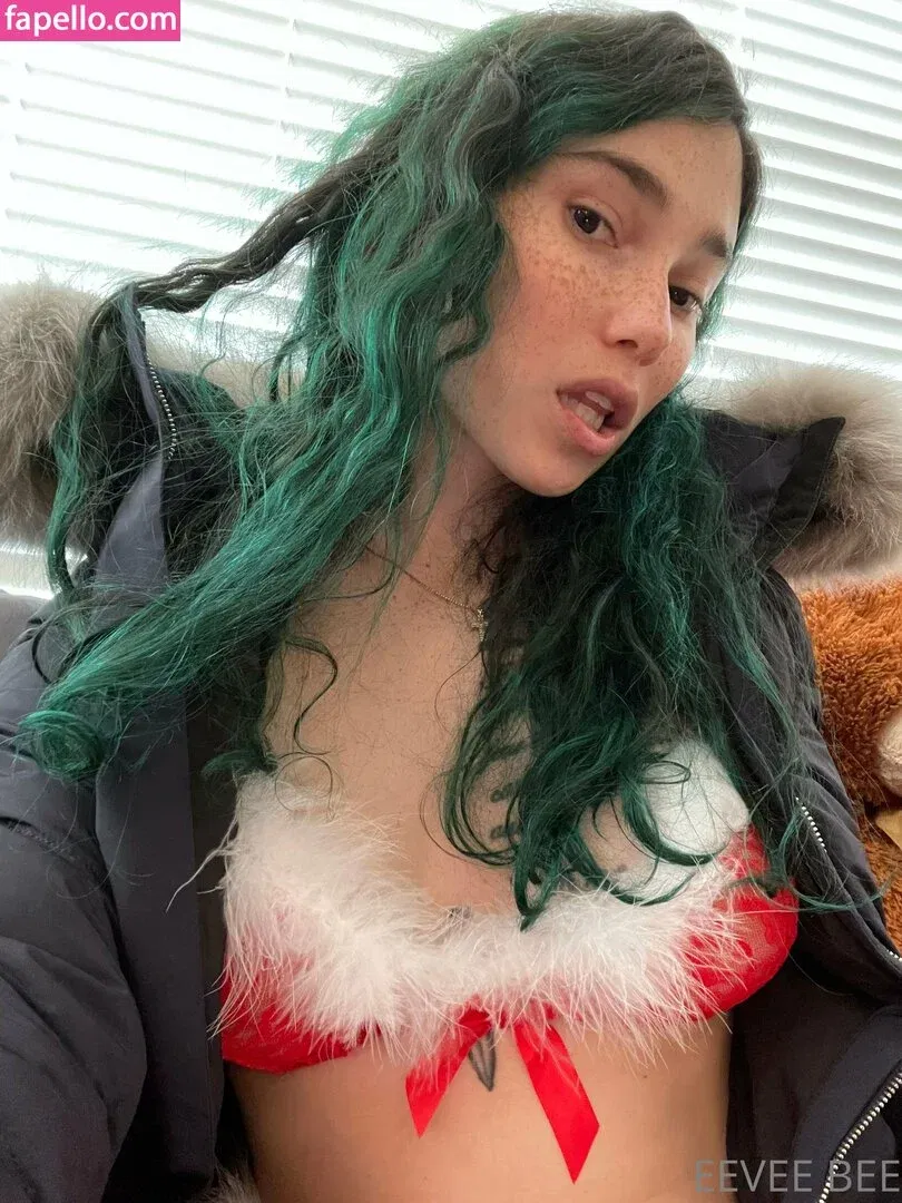 Eevee Bee Onlyfans Photo Gallery 