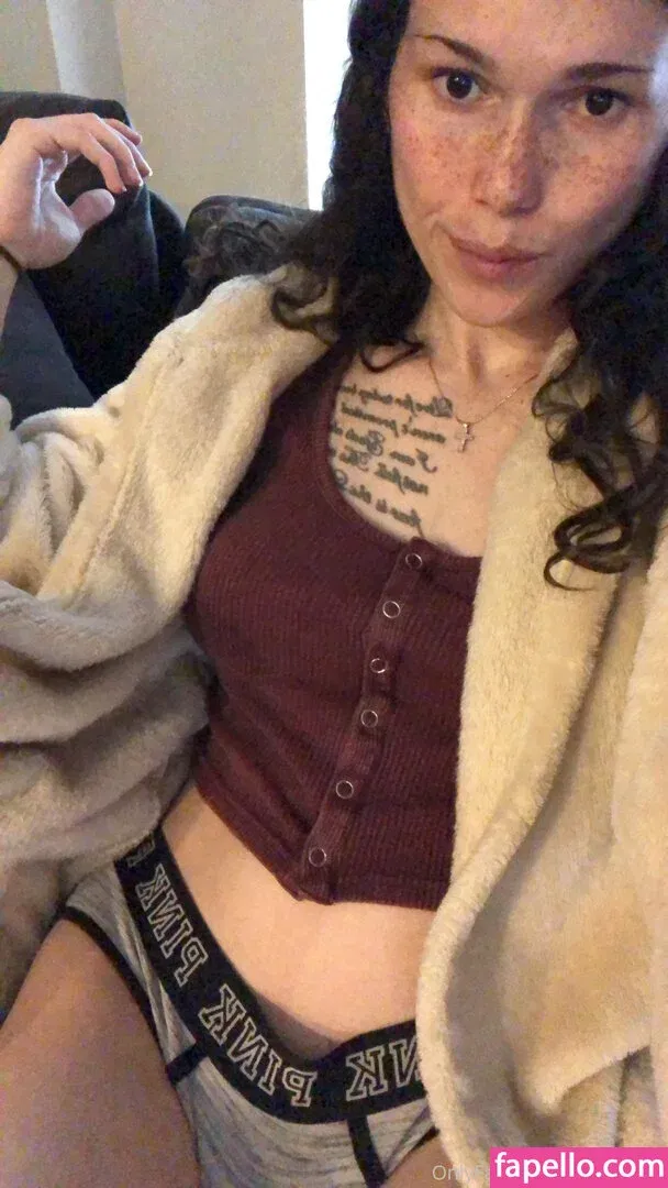 Eevee Bee Onlyfans Photo Gallery 