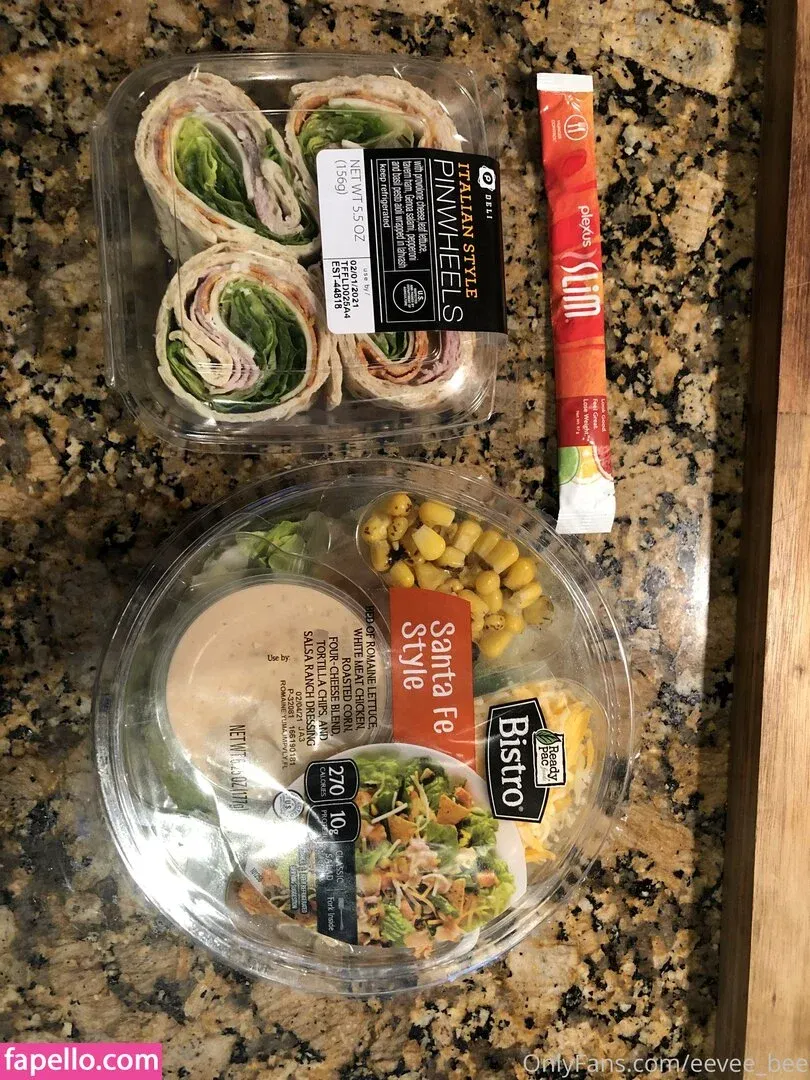 Eevee Bee Onlyfans Photo Gallery 