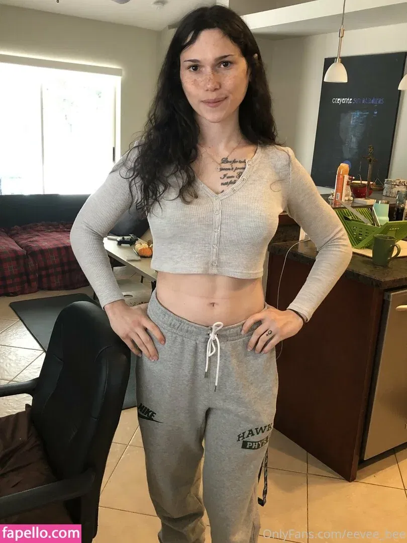 Eevee Bee Onlyfans Photo Gallery 