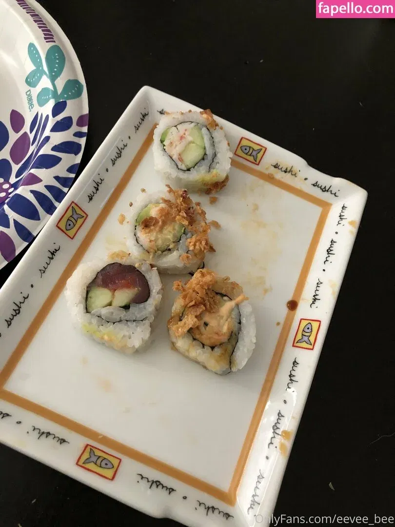 Eevee Bee Onlyfans Photo Gallery 