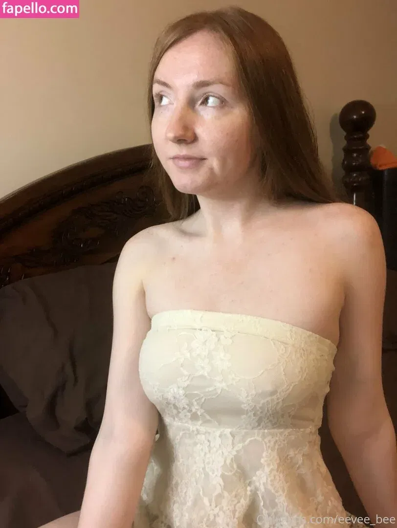 Eevee Bee Onlyfans Photo Gallery 