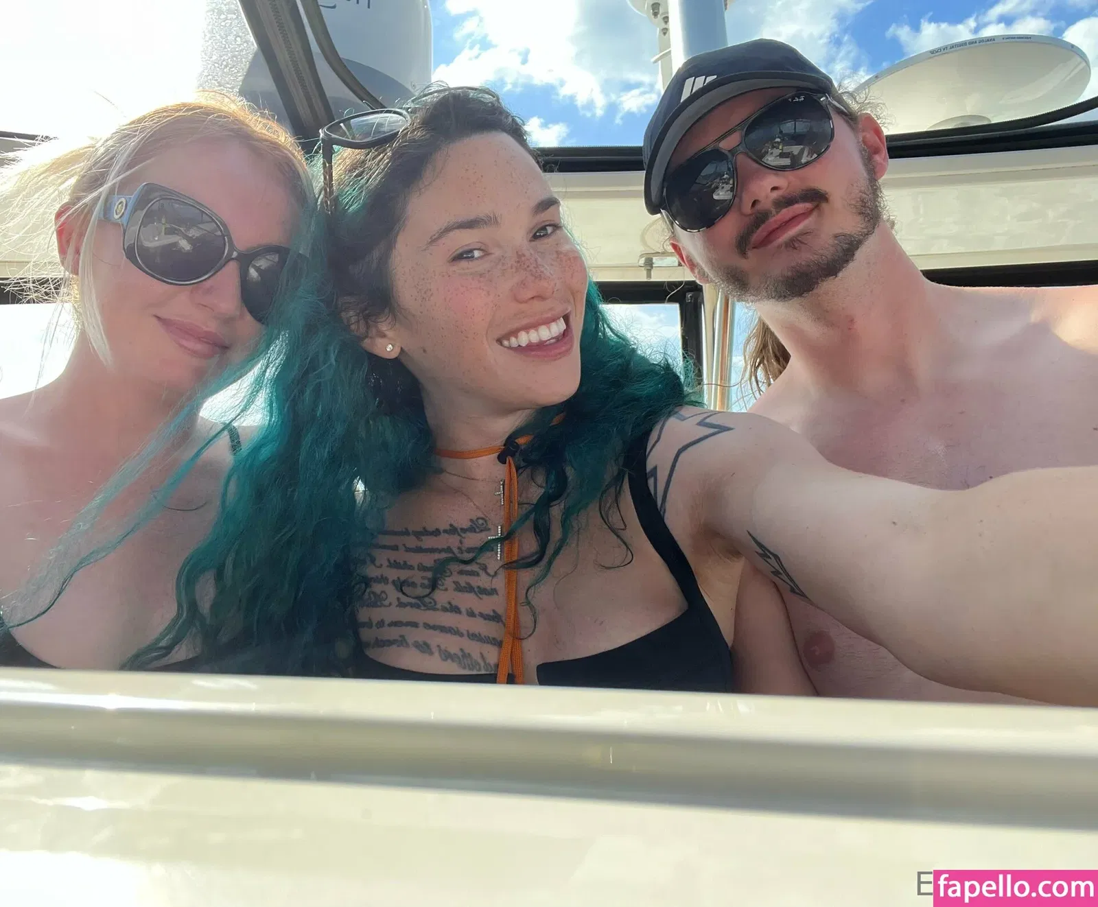 Eevee Bee Onlyfans Photo Gallery 