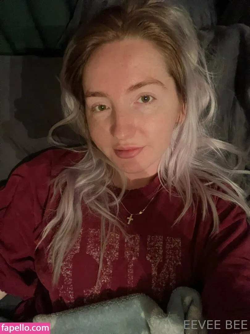 Eevee Bee Onlyfans Photo Gallery 